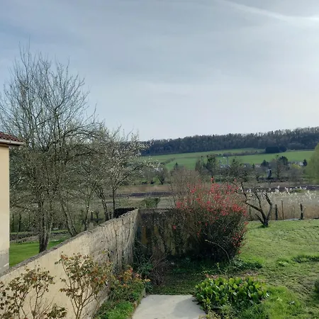 La Locomotive By La Bb12087 Nouvion-sur-Meuse Exterior photo
